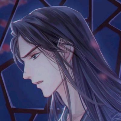 两只狗偷药：一个打掩护一个负责偷